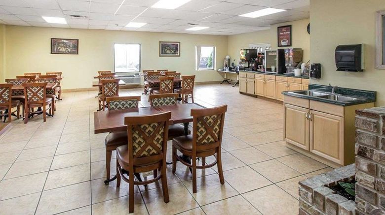 <b>Econo Lodge Dalton Restaurant</b>. Images powered by <a href="https://iceportal.shijigroup.com/" title="IcePortal" target="_blank">IcePortal</a>.