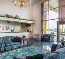 Econo Lodge Dalton Lobby