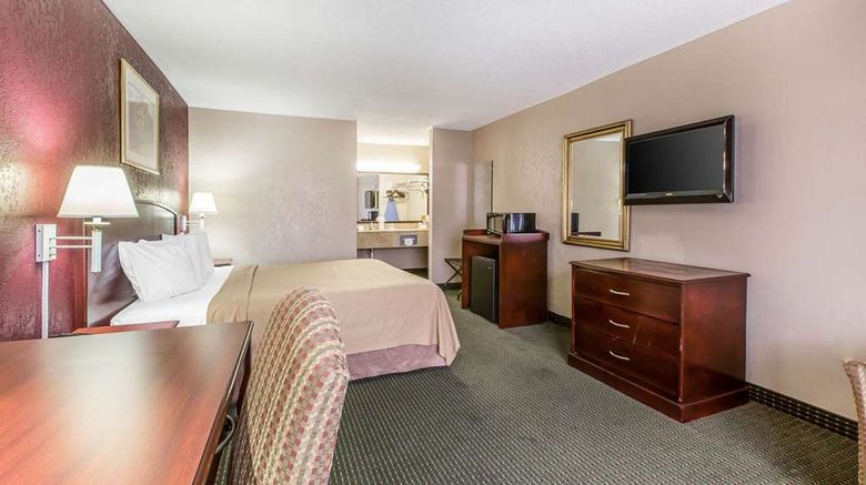 <b>Quality Inn Tifton Room</b>. Images powered by <a href="https://iceportal.shijigroup.com/" title="IcePortal" target="_blank">IcePortal</a>.