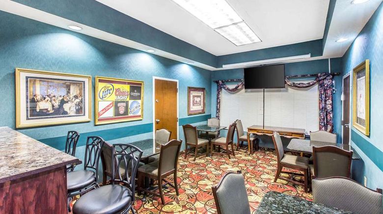 <b>Quality Inn Tifton Restaurant</b>. Images powered by <a href="https://iceportal.shijigroup.com/" title="IcePortal" target="_blank">IcePortal</a>.