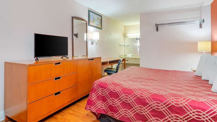 Econo Lodge Decatur Room