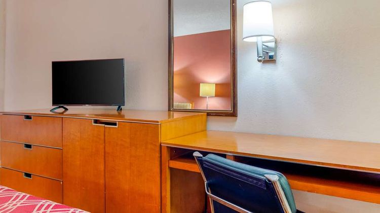 Econo Lodge Decatur Room