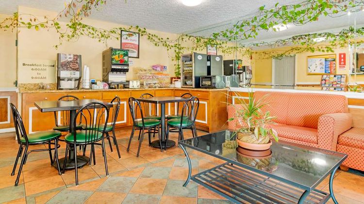 Econo Lodge Decatur Restaurant