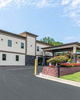 Quality Inn & Suites, Athens University