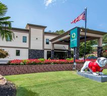 Quality Inn & Suites, Athens University Exterior