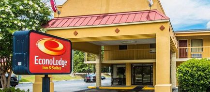 Econo Lodge Inn & Suites At Fort Benning Exterior