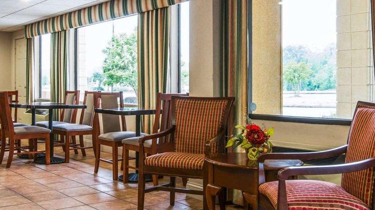 Econo Lodge Inn & Suites At Fort Benning Restaurant