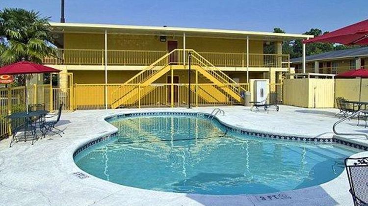 Econo Lodge Inn & Suites At Fort Benning Pool