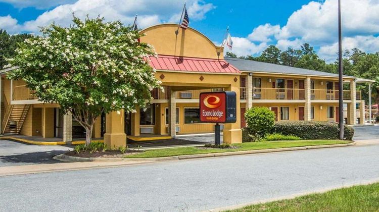 Econo Lodge Inn & Suites At Fort Benning Exterior