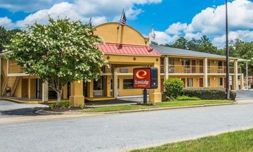 Econo Lodge Inn & Suites At Fort Benning