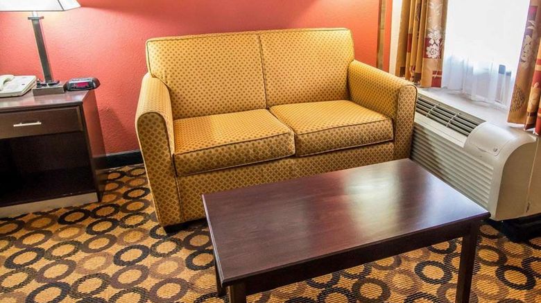<b>Econo Lodge Richmond Hill Room</b>. Images powered by <a href="https://iceportal.shijigroup.com/" title="IcePortal" target="_blank">IcePortal</a>.