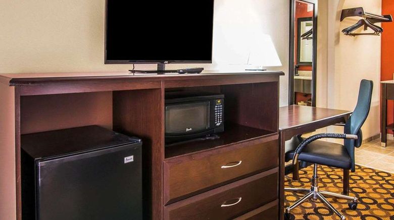 <b>Econo Lodge Richmond Hill Room</b>. Images powered by <a href="https://iceportal.shijigroup.com/" title="IcePortal" target="_blank">IcePortal</a>.