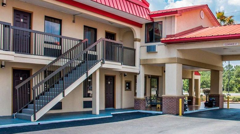 <b>Econo Lodge Richmond Hill Exterior</b>. Images powered by <a href="https://iceportal.shijigroup.com/" title="IcePortal" target="_blank">IcePortal</a>.