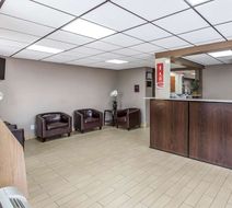 Econo Lodge Midtown Lobby