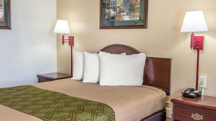 Econo Lodge Midtown Room