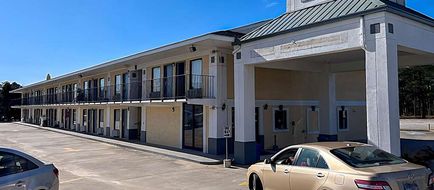 Quality Inn Exterior