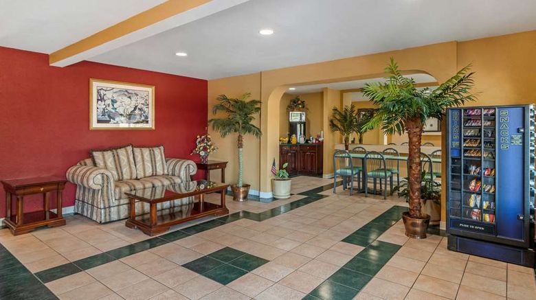 <b>Econo Lodge Lobby</b>. Images powered by <a href="https://iceportal.shijigroup.com/" title="IcePortal" target="_blank">IcePortal</a>.