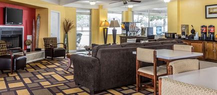 Econo Lodge Byron Lobby