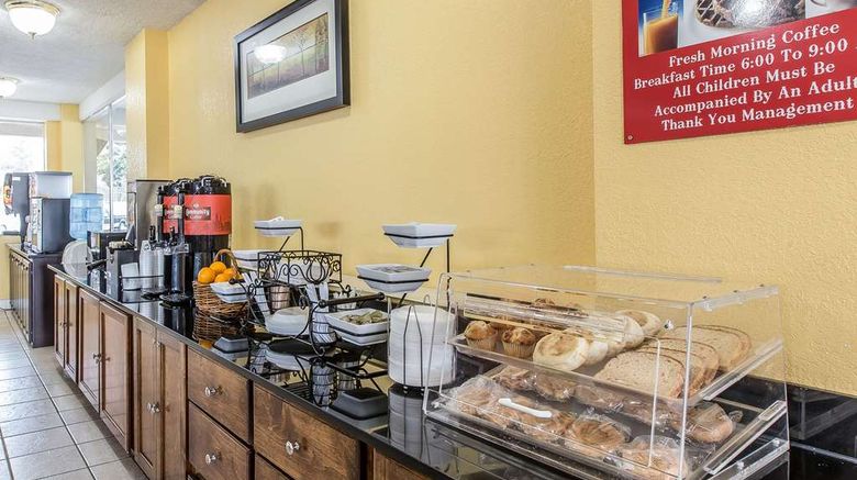 <b>Econo Lodge Byron Restaurant</b>. Images powered by <a href="https://iceportal.shijigroup.com/" title="IcePortal" target="_blank">IcePortal</a>.