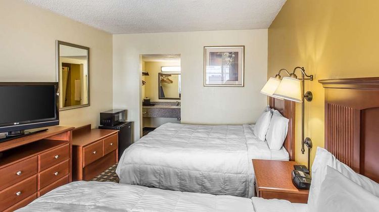 Econo Lodge Byron Room