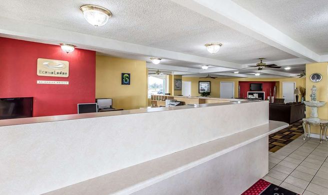 Econo Lodge Byron Lobby