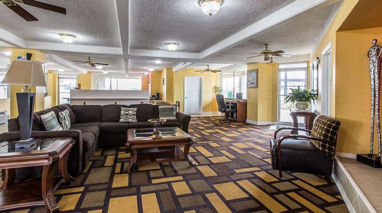 Econo Lodge Byron Lobby