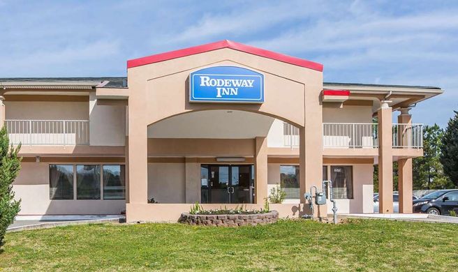 Rodeway Inn & Suites Marietta Exterior