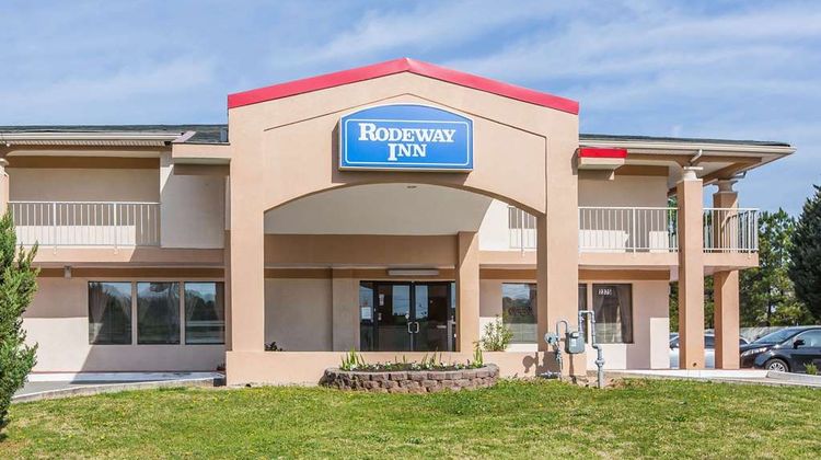 Rodeway Inn & Suites Marietta Exterior