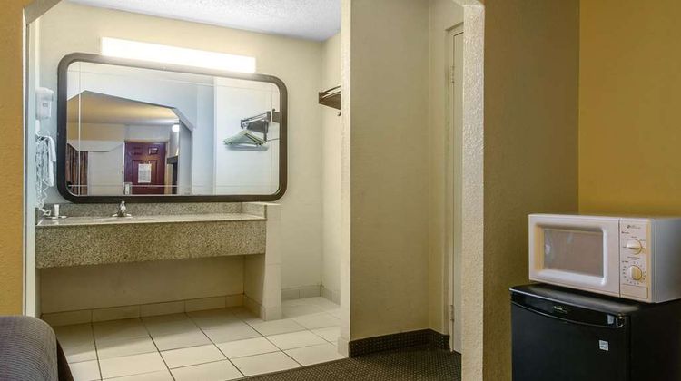 Rodeway Inn & Suites Marietta Room