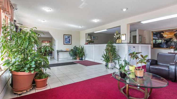 Rodeway Inn & Suites Marietta Lobby