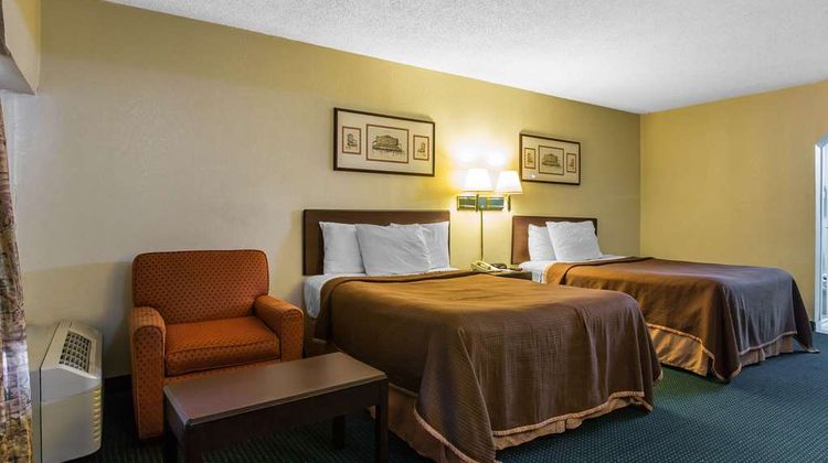 Rodeway Inn & Suites Marietta Room
