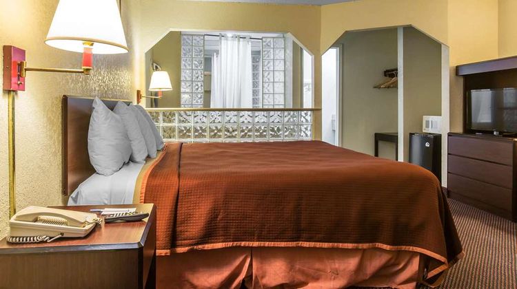 Rodeway Inn & Suites Marietta Suite