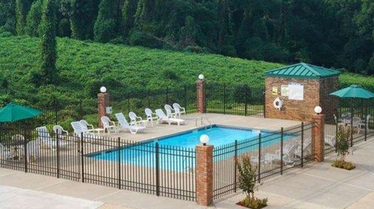 Quality Inn Dahlonega Pool