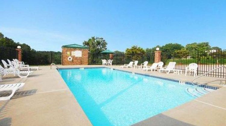 Quality Inn Dahlonega Pool