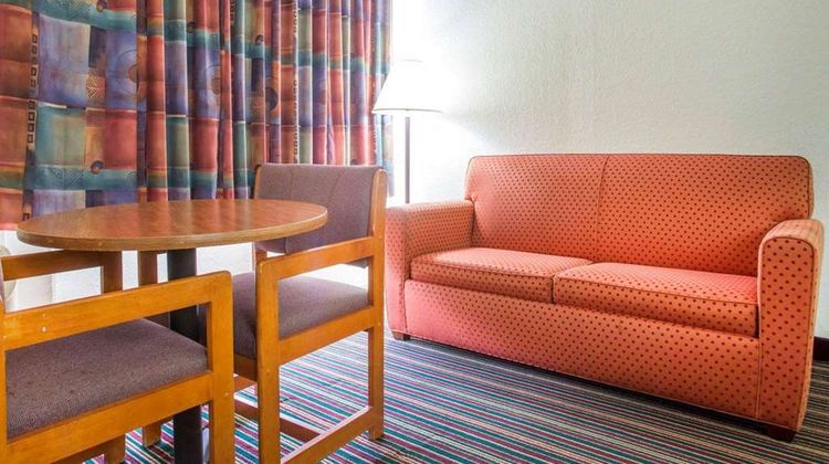 Rodeway Inn Stone Mountain Room