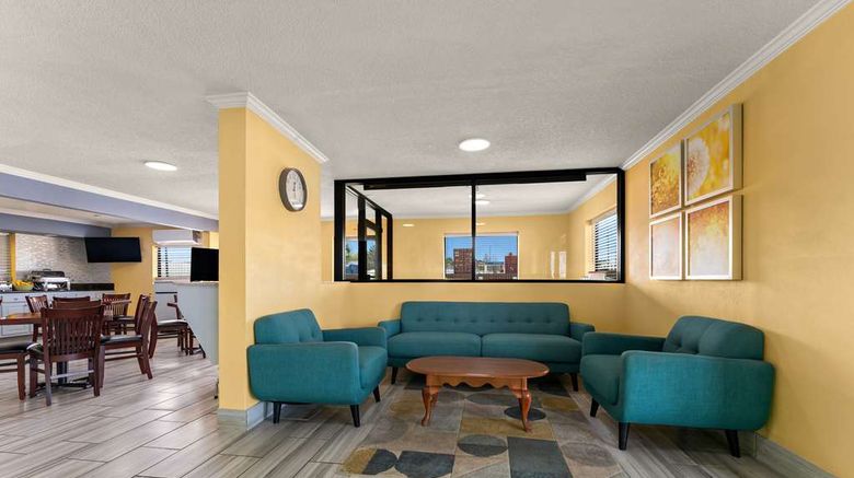 <b>Quality Inn Lobby</b>. Images powered by <a href="https://iceportal.shijigroup.com/" title="IcePortal" target="_blank">IcePortal</a>.