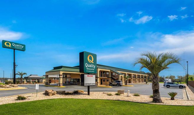 Quality Inn Exterior