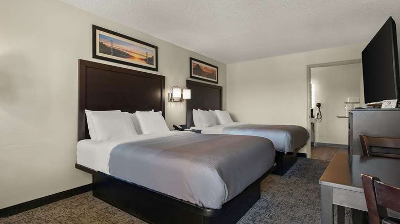 <b>Quality Inn Room</b>. Images powered by <a href="https://iceportal.shijigroup.com/" title="IcePortal" target="_blank">IcePortal</a>.