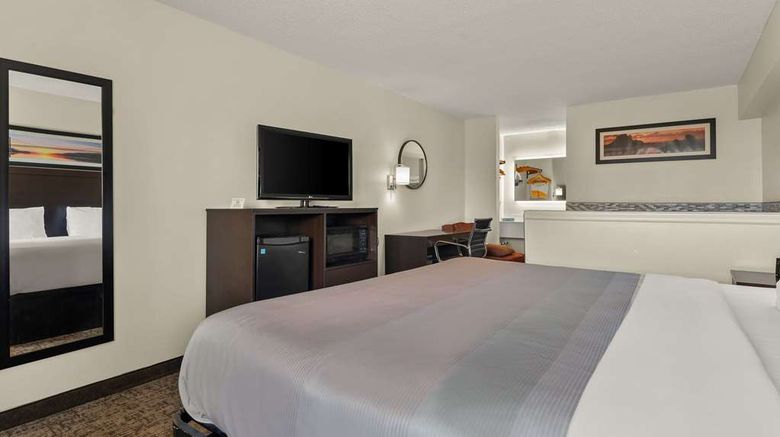 <b>Quality Inn Suite</b>. Images powered by <a href="https://iceportal.shijigroup.com/" title="IcePortal" target="_blank">IcePortal</a>.