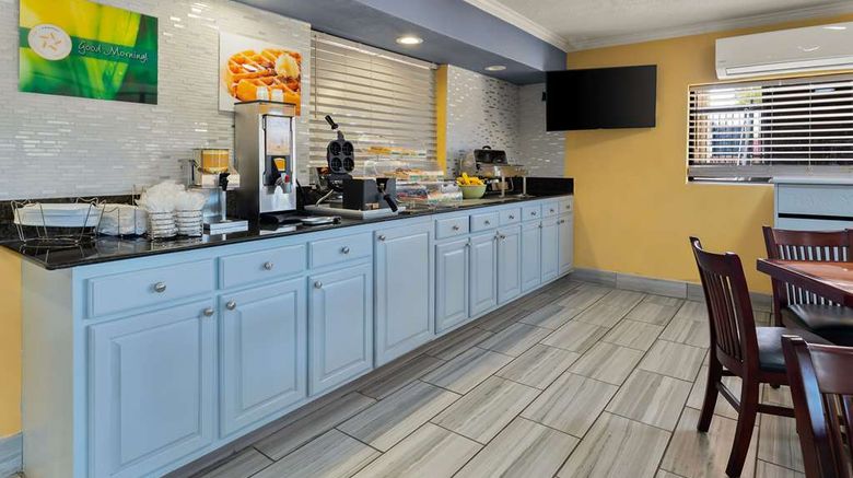 <b>Quality Inn Restaurant</b>. Images powered by <a href="https://iceportal.shijigroup.com/" title="IcePortal" target="_blank">IcePortal</a>.