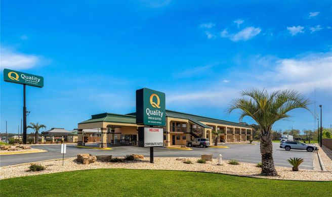 Quality Inn Exterior