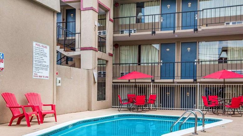 <b>Econo Lodge Atlanta College Park Pool</b>. Images powered by <a href="https://iceportal.shijigroup.com/" title="IcePortal" target="_blank">IcePortal</a>.