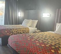 Econo Lodge Calhoun Room