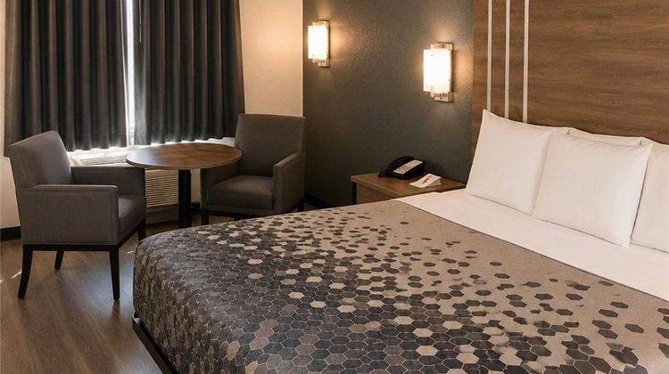Econo Lodge Calhoun Room