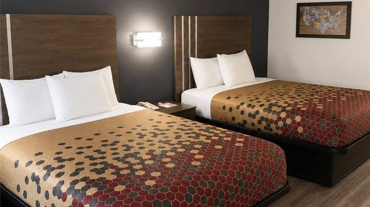 Econo Lodge Calhoun Room
