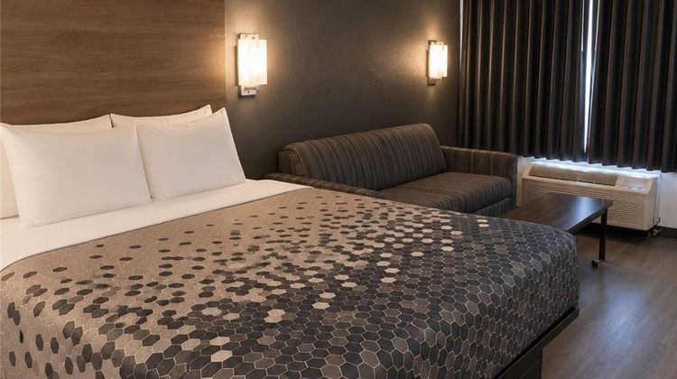 Econo Lodge Calhoun Room
