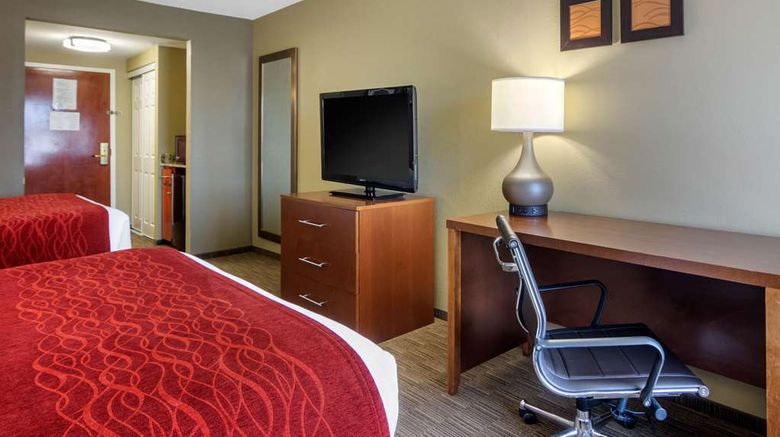 <b>Comfort Inn and Suites LaGrange East Room</b>. Images powered by <a href="https://iceportal.shijigroup.com/" title="IcePortal" target="_blank">IcePortal</a>.