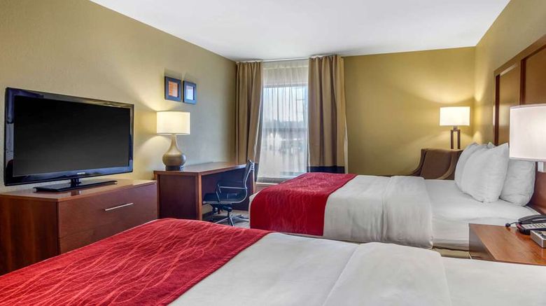<b>Comfort Inn and Suites LaGrange East Room</b>. Images powered by <a href="https://iceportal.shijigroup.com/" title="IcePortal" target="_blank">IcePortal</a>.