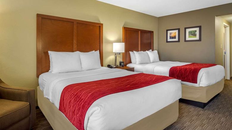 <b>Comfort Inn and Suites LaGrange East Room</b>. Images powered by <a href="https://iceportal.shijigroup.com/" title="IcePortal" target="_blank">IcePortal</a>.