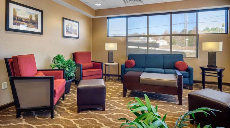 <b>Comfort Inn and Suites LaGrange East Lobby</b>. Images powered by <a href="https://iceportal.shijigroup.com/" title="IcePortal" target="_blank">IcePortal</a>.